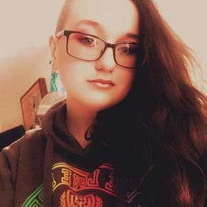 Meet your Posher, Chloe